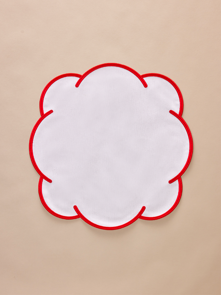 Cloud scallop-edge napkin with embroidery