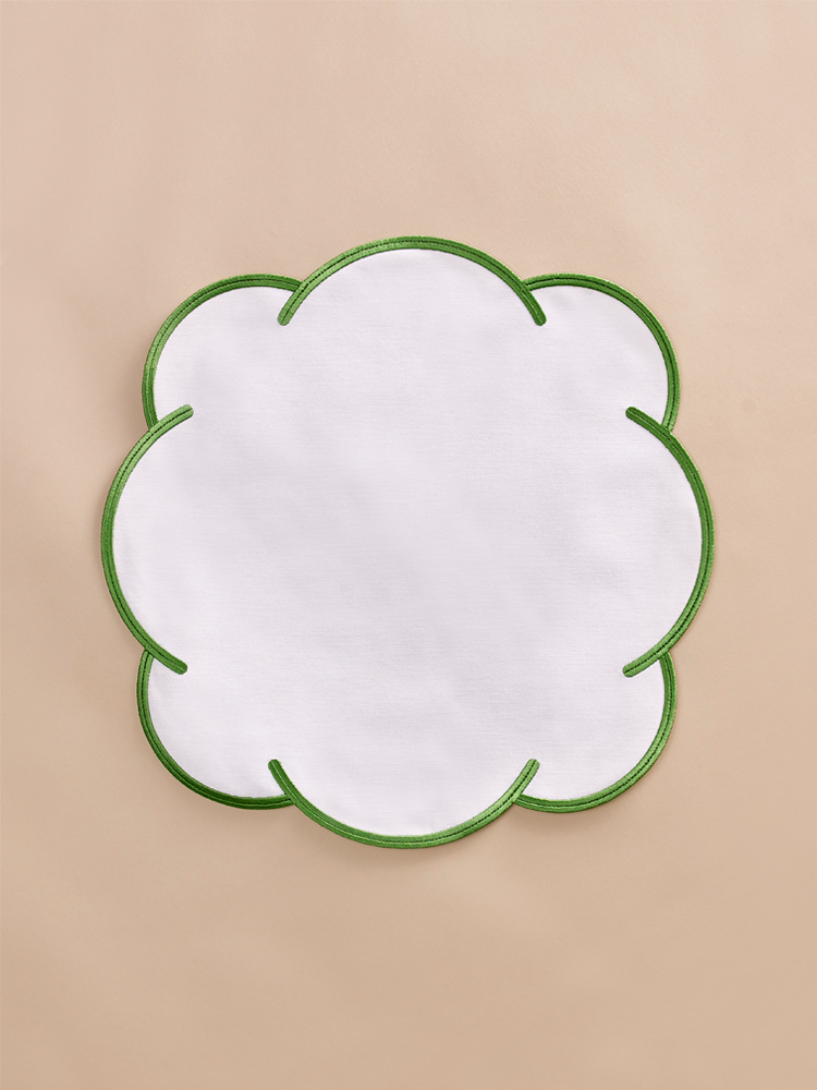 Cloud scallop-edge napkin with embroidery
