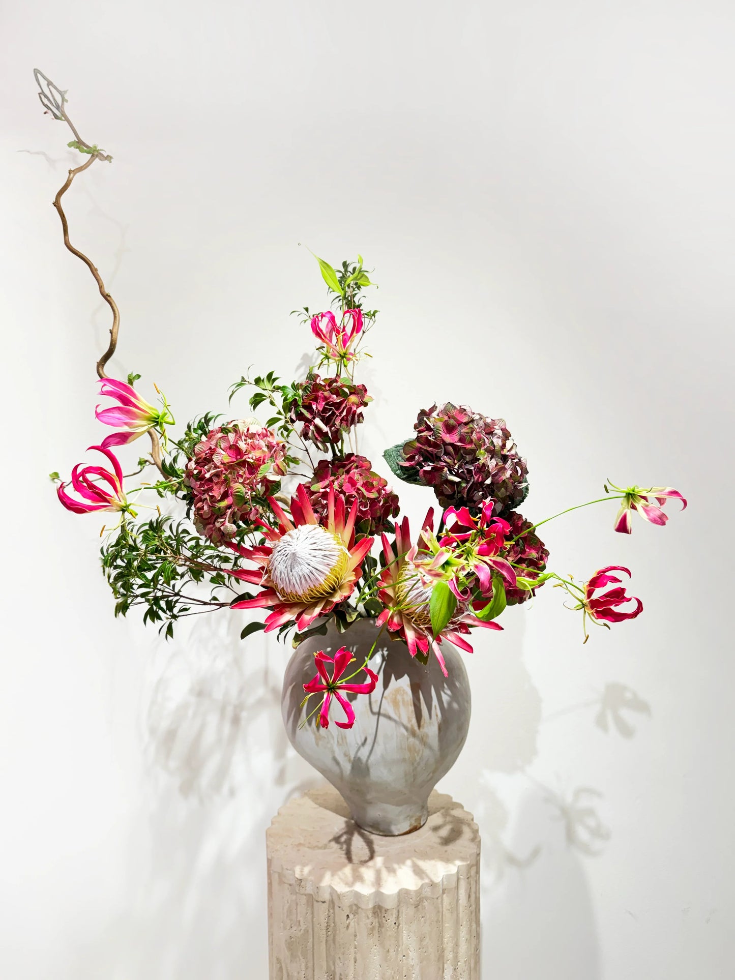 Flower delivery in Dubai: The bold and beautiful arrangement in a vase